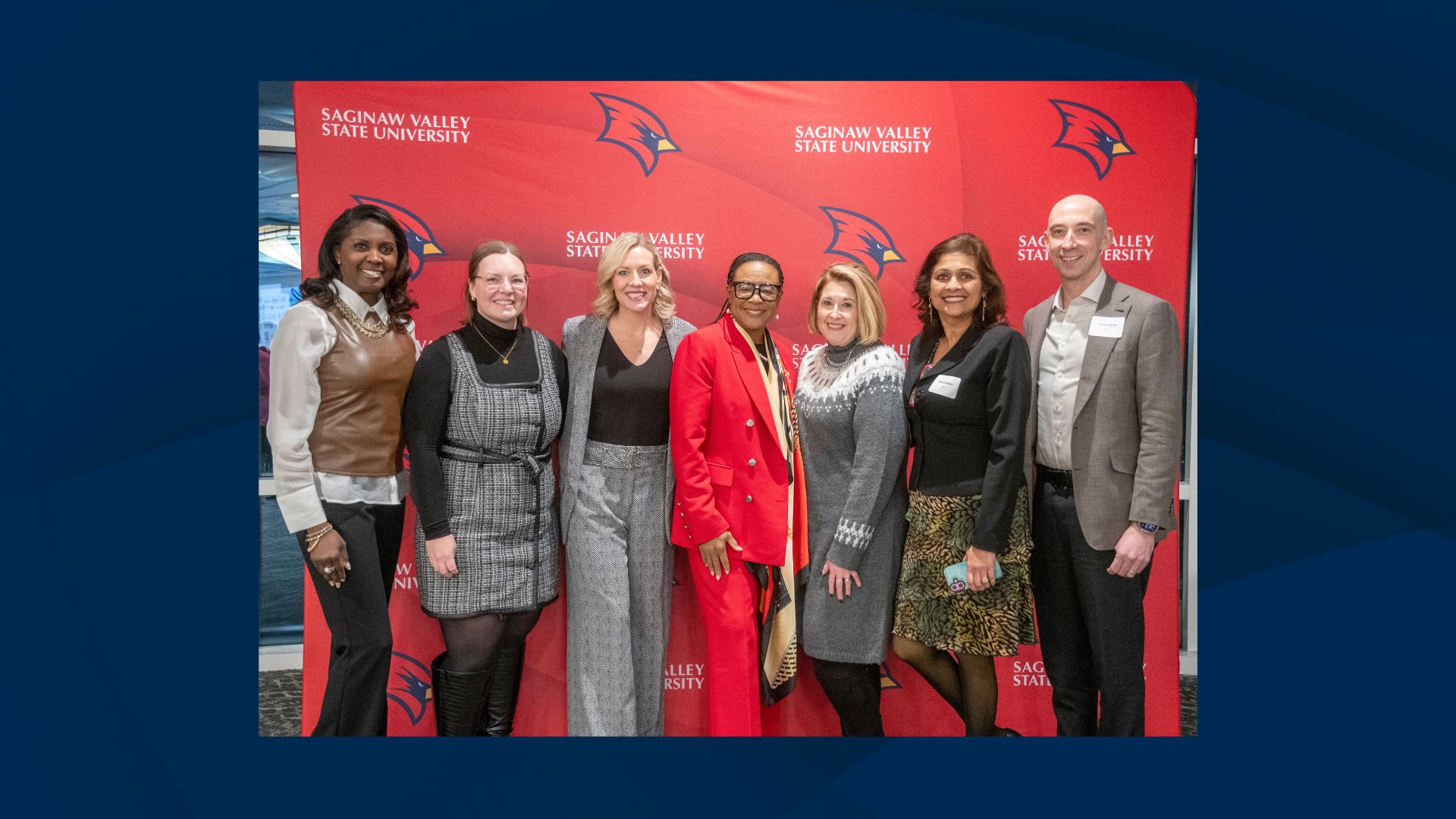 People together clicking pictures